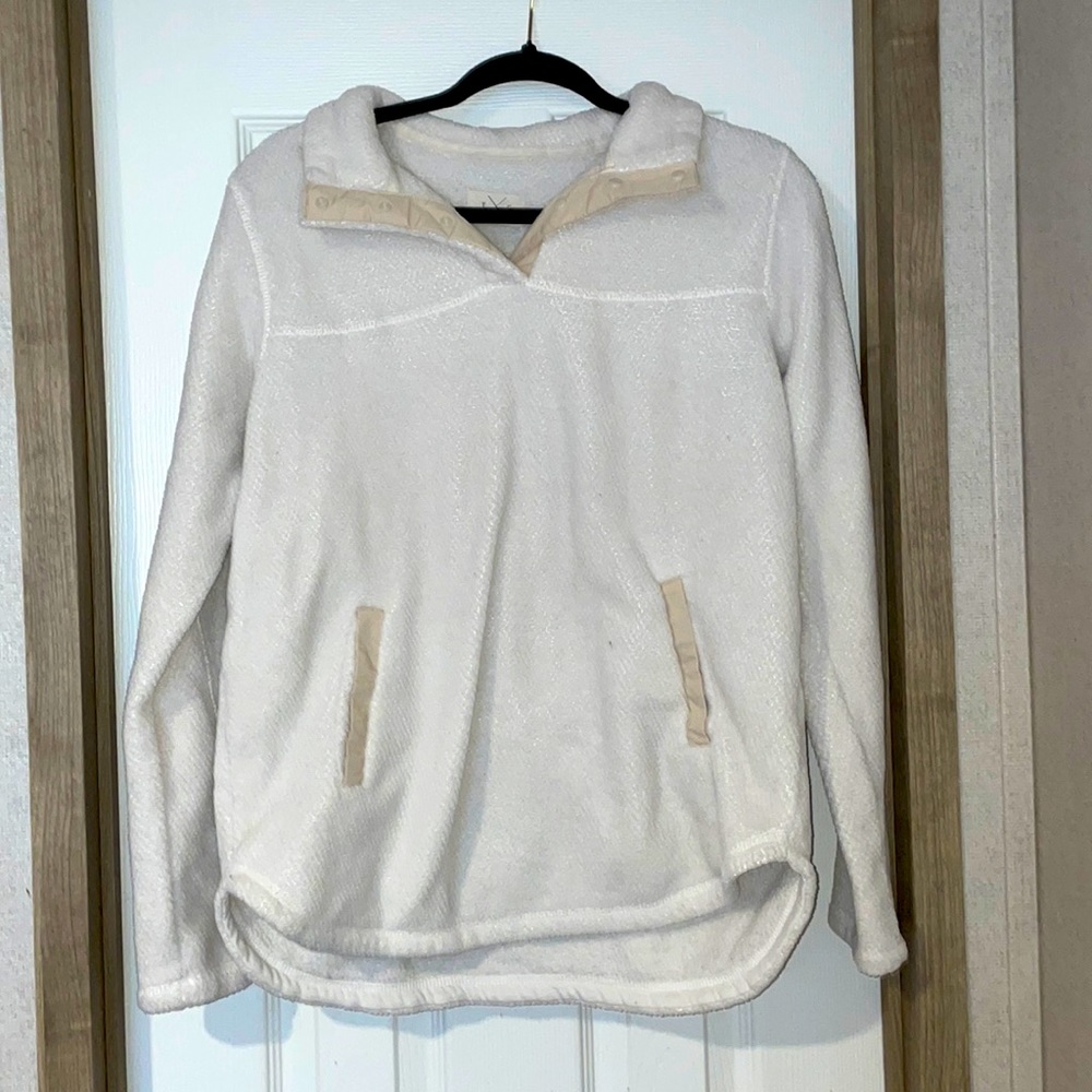 T x S - White Pullover Size M